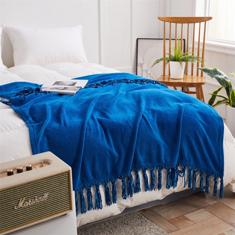 Soft Microfiber Decorative Throw Blanket 3