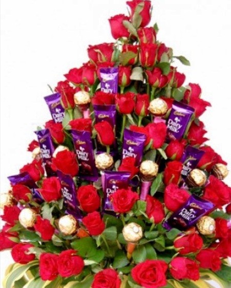 Rose and Chocolate Lovers Boquet	  1