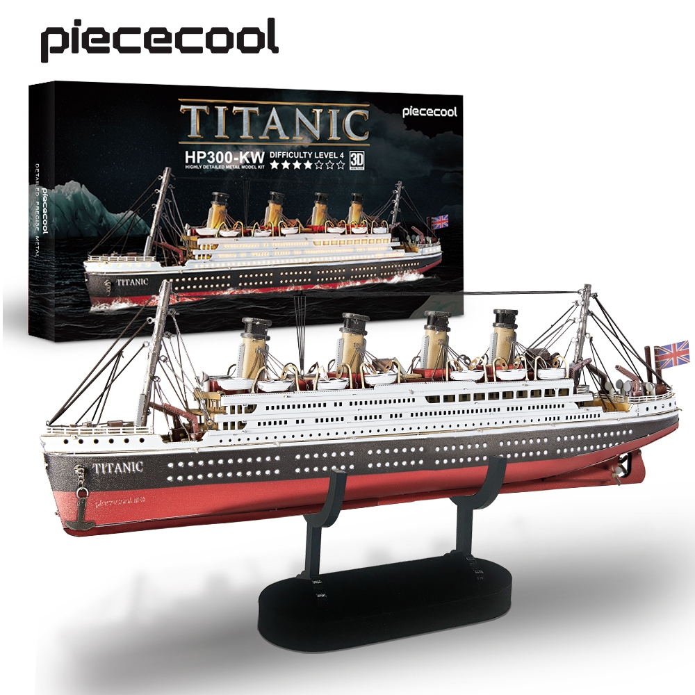 Titanic Ship Model 2