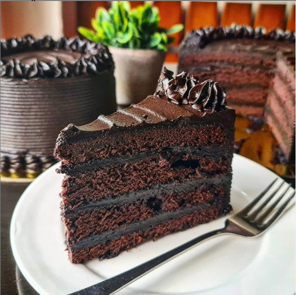 Dark Chocolate Cake 1