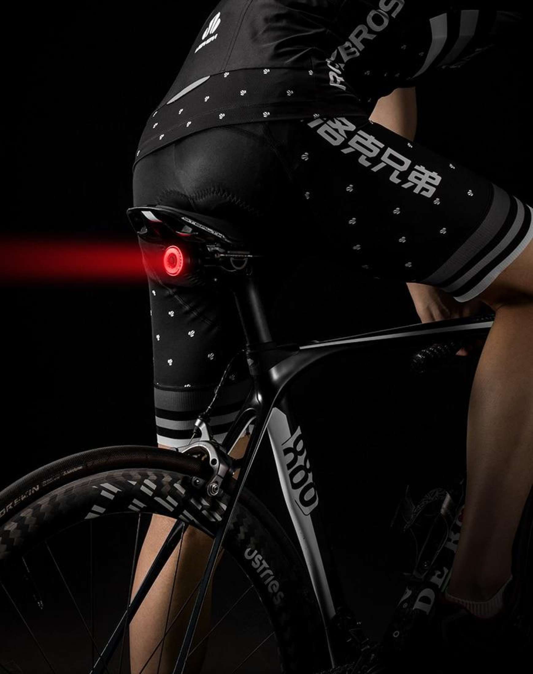 Bicycle Tail Light With Waterproof IPx6 2