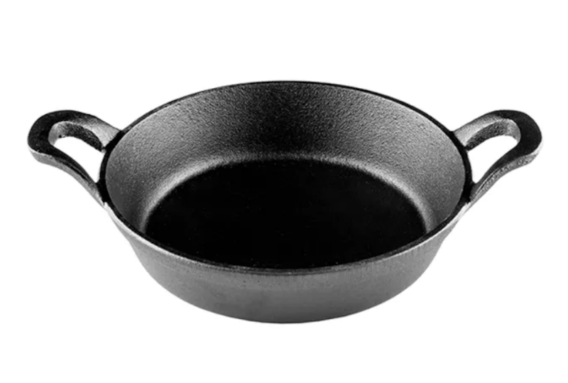 18 cm Cast Iron Dual Handle Skillet 1