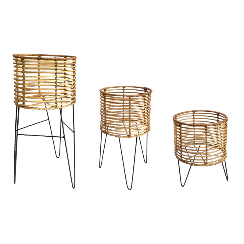 Rattan Planter w/ Metal Legs 2