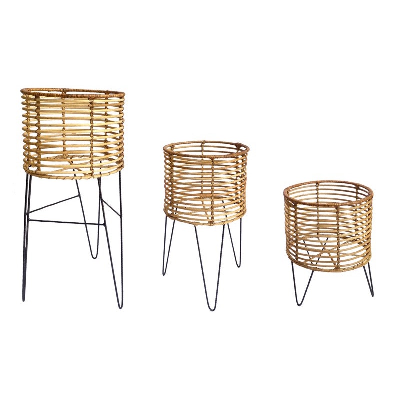 Rattan Planter w/ Metal Legs 2