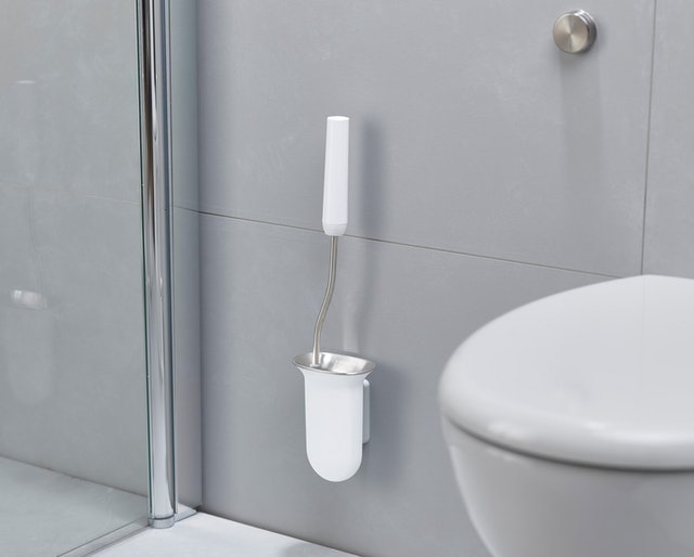 Flex Wall Toilet Brush 2