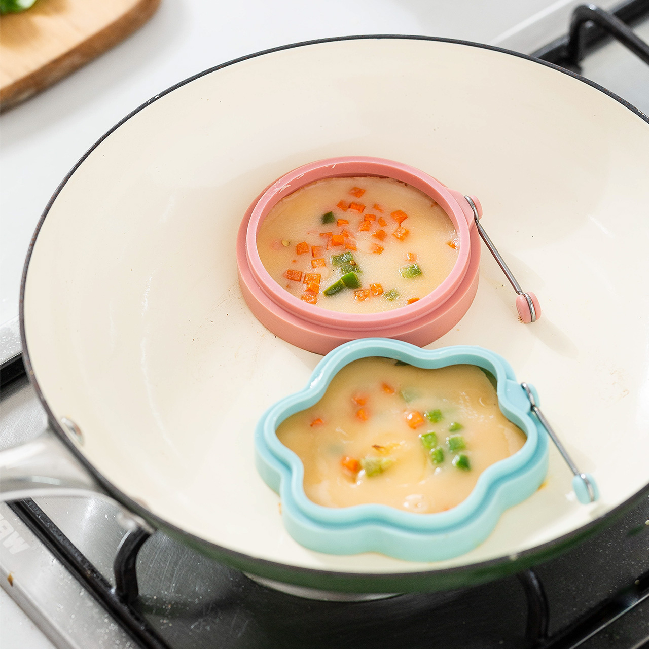 Silicone Egg Ring With Adjustable Handle 2
