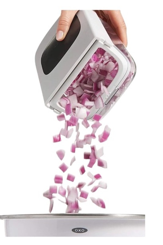 Houseware Good Grips Vegetable Chopper with Easy-Pour Opening 4