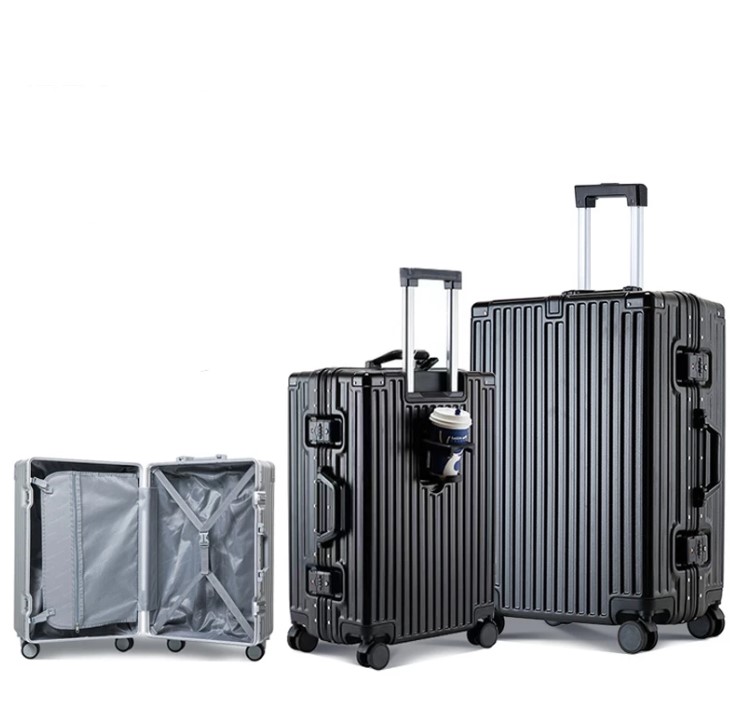 Aluminum TSA 20/24-Inch Luggage With Hook, USB Charging Port 2