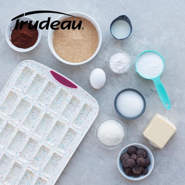 White Confetti Bar Cake Pan 2