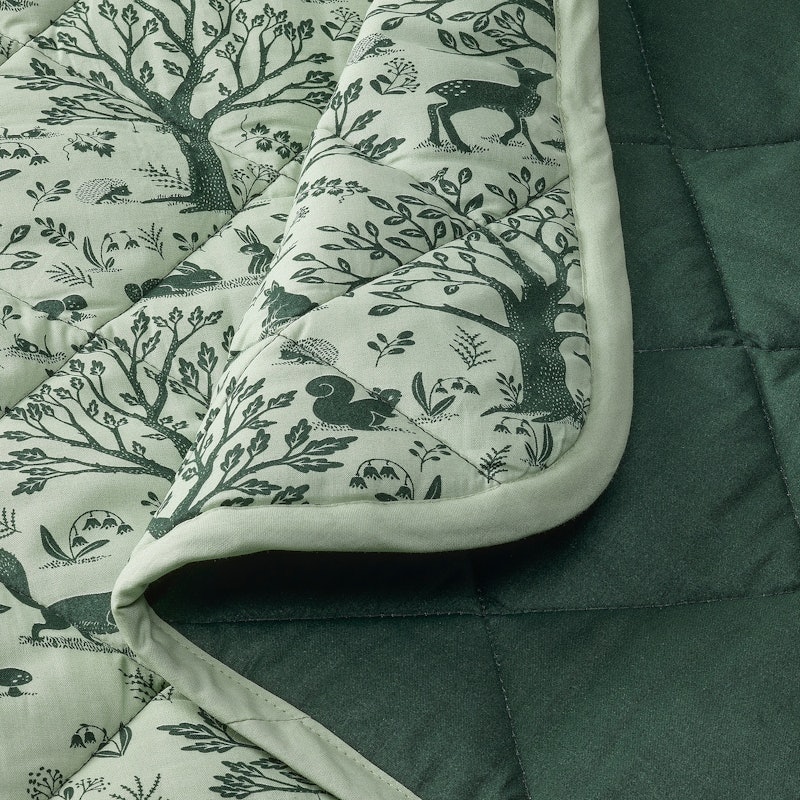 TROLLDOM Quilted Blanket 2