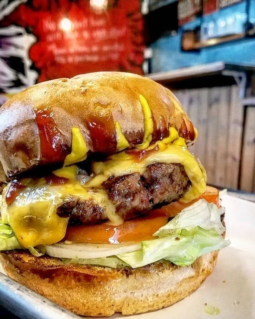 10 Best Burgers in the Philippines 2026 | Buying Guide Reviewed by Nutritionist-Dietitian 4