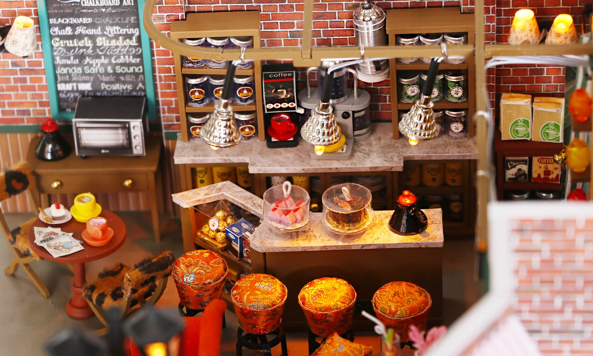 DIY Miniature Central Perk Dollhouse Set 4