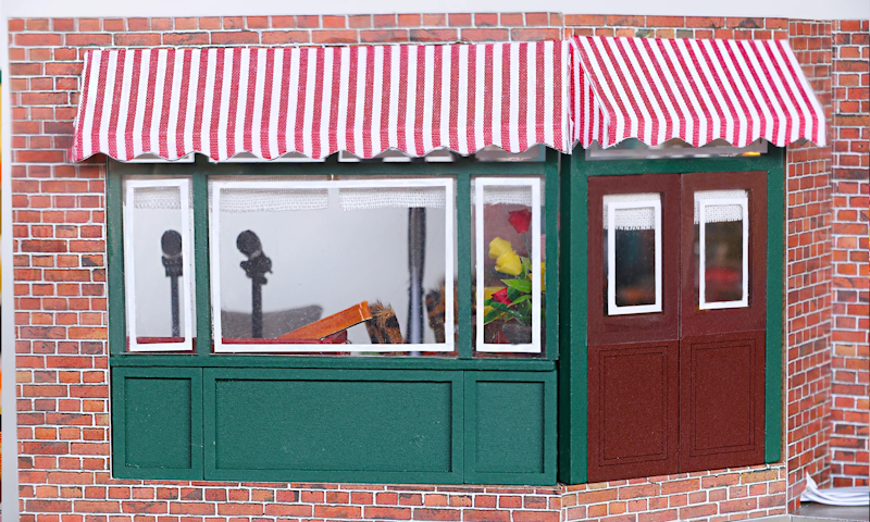 DIY Miniature Central Perk Dollhouse Set 5