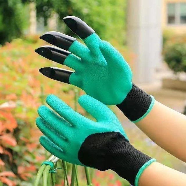Garden Gloves with Fingertip Claws 2