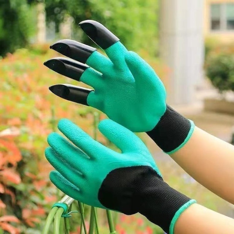 Garden Gloves with Fingertip Claws 2