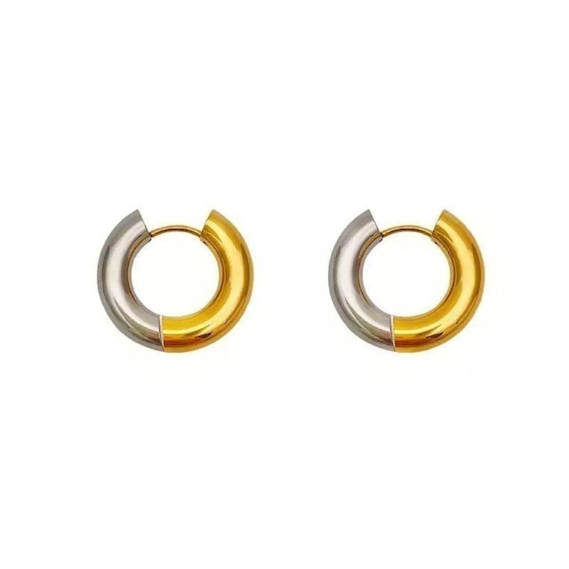 Contrast Chunky Hoops 1