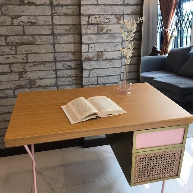 Robin Desk 3