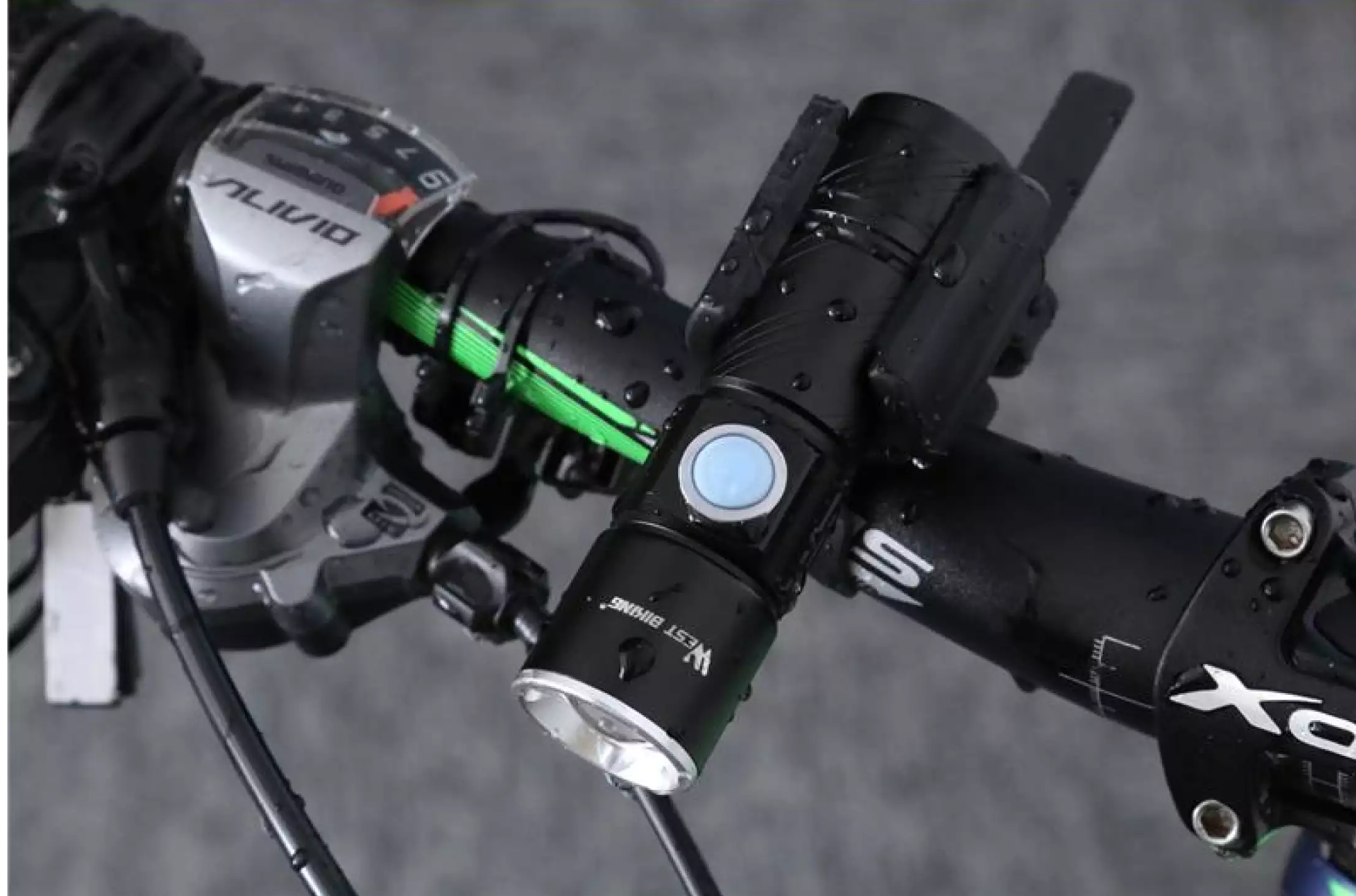 Ultra-Bright Zoomable Bike Light 2