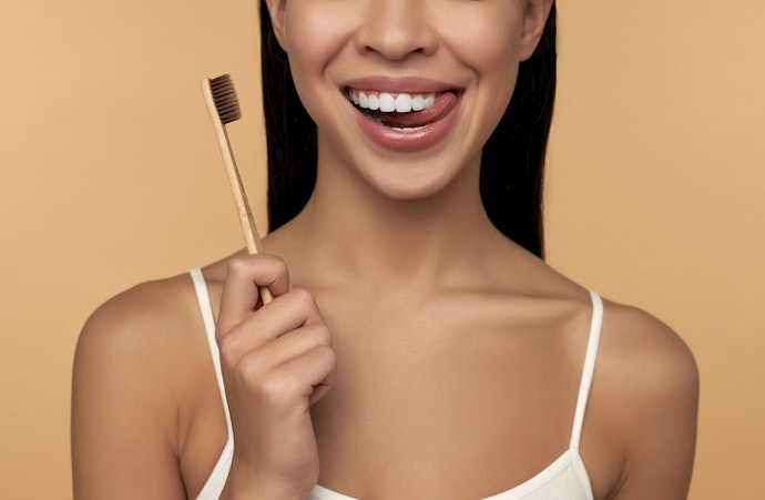 Explore Toothbrush Holders With UV Sanitation Features