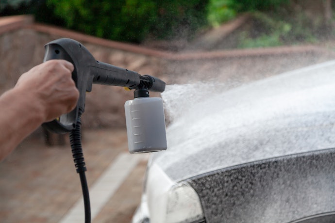Opt for Models with Proper Storage Support for On-the-Go Cleaning