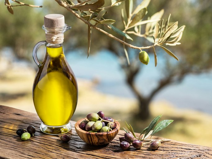 Look for Harvest Dates, "Organic" Labels, and Other Freshness Indicators