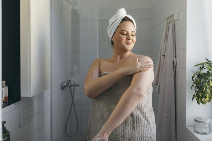 Loops and Buttons Help Keep the Towel in Place