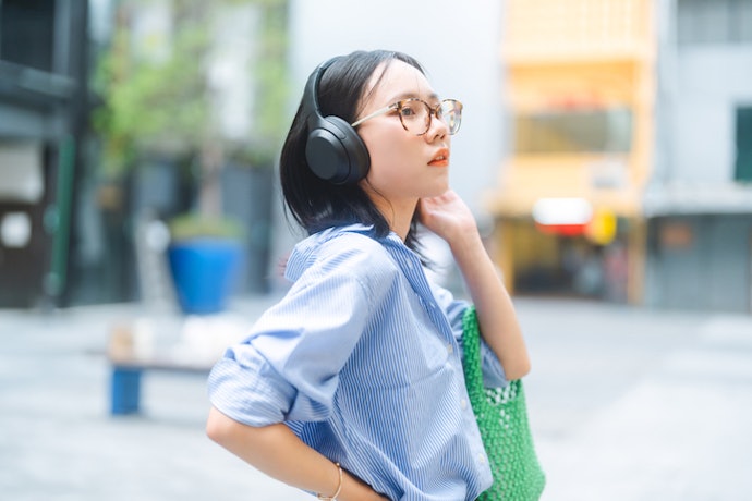 Choose the Right Headphone Type for Your Needs