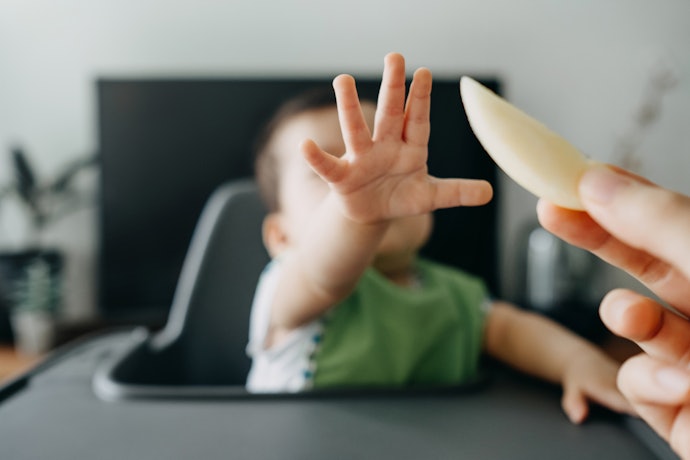Observe and Determine if Your Baby Is Ready for Snacks