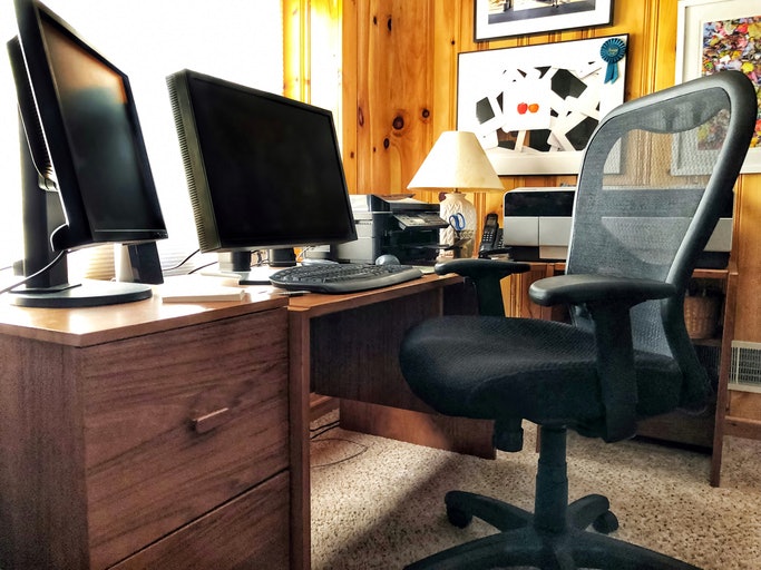 Pick a Chair With Proper Cushioning and Contouring to Ease Pressure