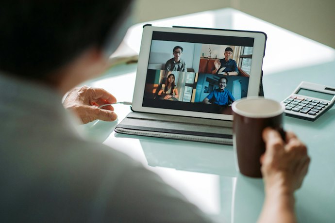 Opt for Above 5 MP Tablet Cameras for Attending Meetings On The Go