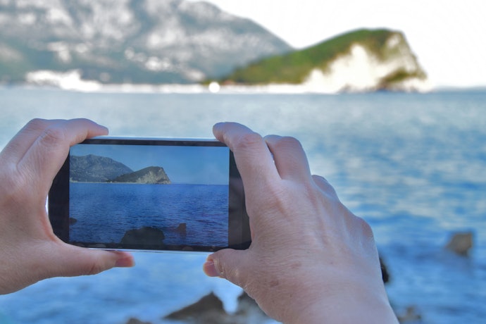 48 MP Cameras with Different Modes Let You Take Detailed Photos in Various Settings