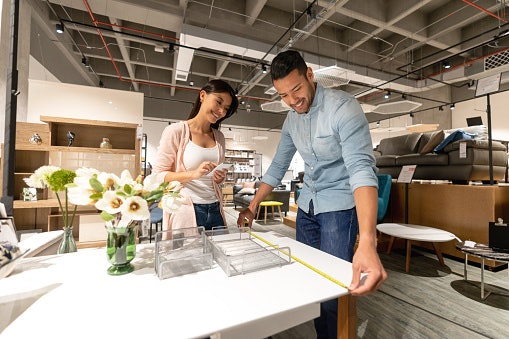 Choose a Table Proportionate to Your Laptop’s Dimensions
