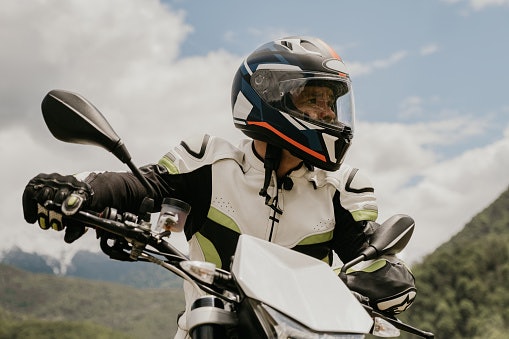 Carbon Fiber Is Best for High-Speed Driving