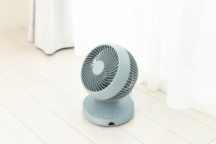 Consider a Solar Electric Fan With Added Features if You Want It to Double as an Emergency Kit