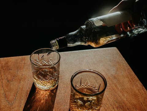 Choose Between a Single Malt Whiskey and a Blended Whiskey