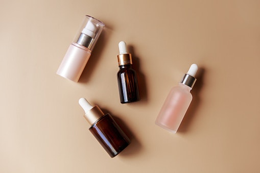 Choose Between Dropper Bottle or Pump Packaging for Convenience