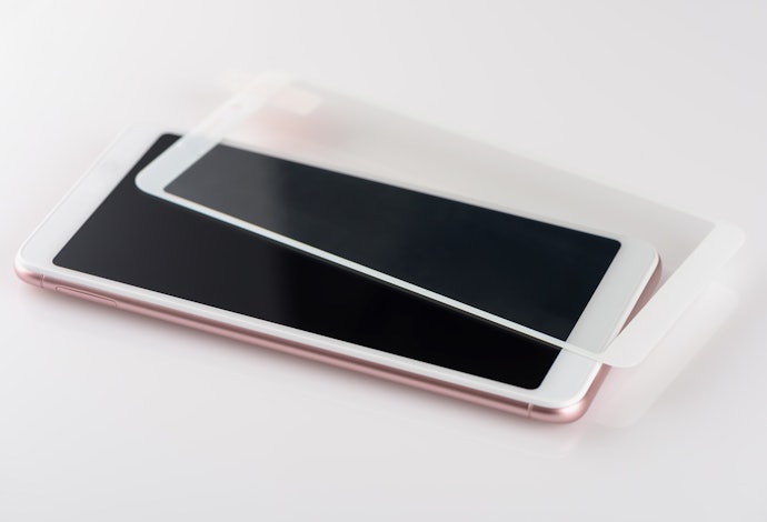 Check if the Screen Protector Fits Your Smartphone Perfectly