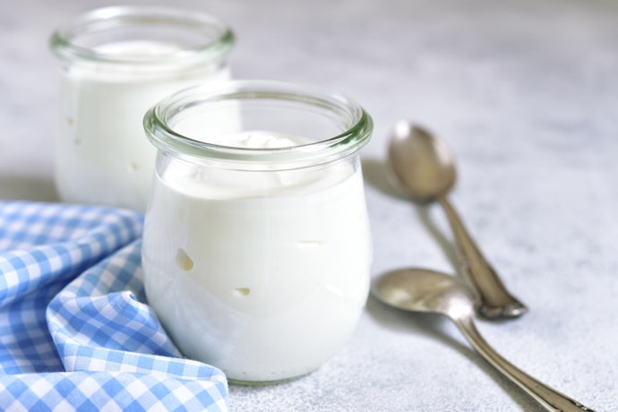 Pick Single-Serve Cups or Small Tubs for Portion Control