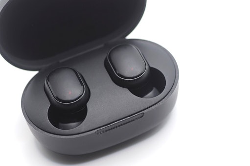 Go for Wireless Earbuds With a Smaller Charging Case for More Convenience