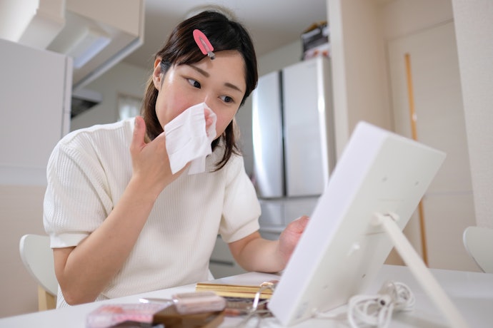 If You Have Dry or Sensitive Skin, Go for Alcohol-Free Makeup Remover Wipes