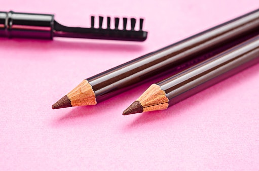 Look for Built-In Smudgers, Sharpeners, or Twist Mechanisms for Convenience