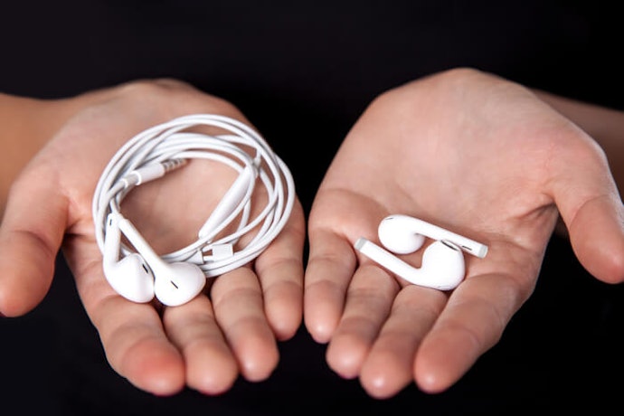 Choose From the Different Types of Earphones
