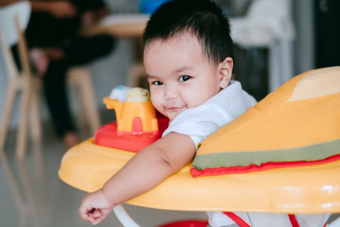 Go for a 360-Degree Swivel Seat to Let Your Baby Move Around Freely