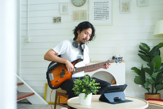 Pick a Lightweight Guitar Body Like Basswood or Poplar for Easy Handling