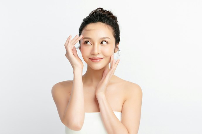 Choose Oil-Free, Lightweight Sunscreen Stick for Oily Skin That Won't Clog Pores or Feel Heavy