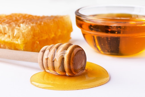 Opt for Raw, Unpasteurized Manuka Honey to Preserve Its Natural Benefits