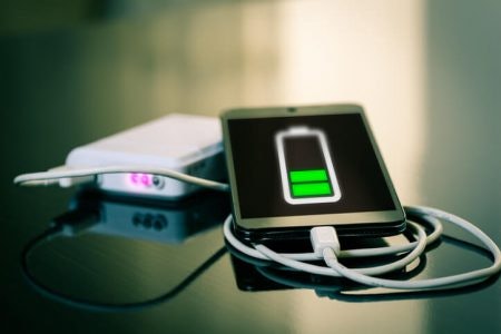 If You Want to Quickly Charge Your Phone, Check for "2.4A Output," "Quick Charge," and "USB Power Delivery”