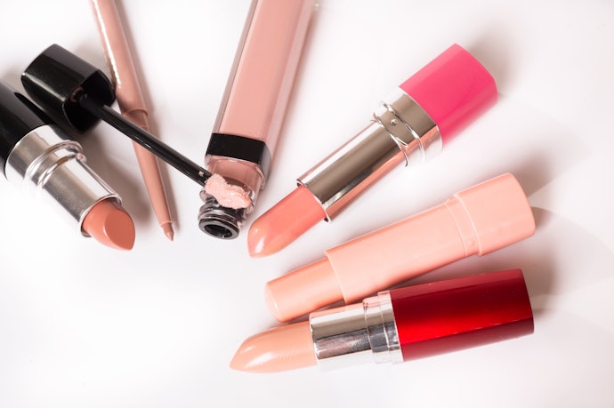 Select a Lipstick Type That’s Most Convenient for You