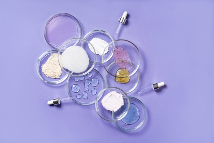 Check for Active Ingredients That Help Control Oil and Breakouts