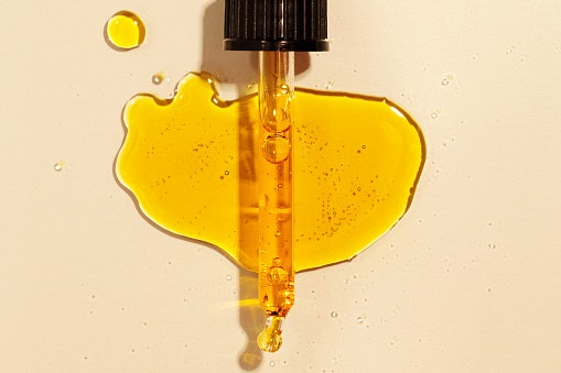 Check the Oil’s Texture and Absorption to Match Your Hair Type